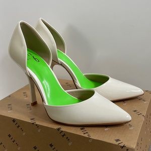 Mix No. 6 white pump